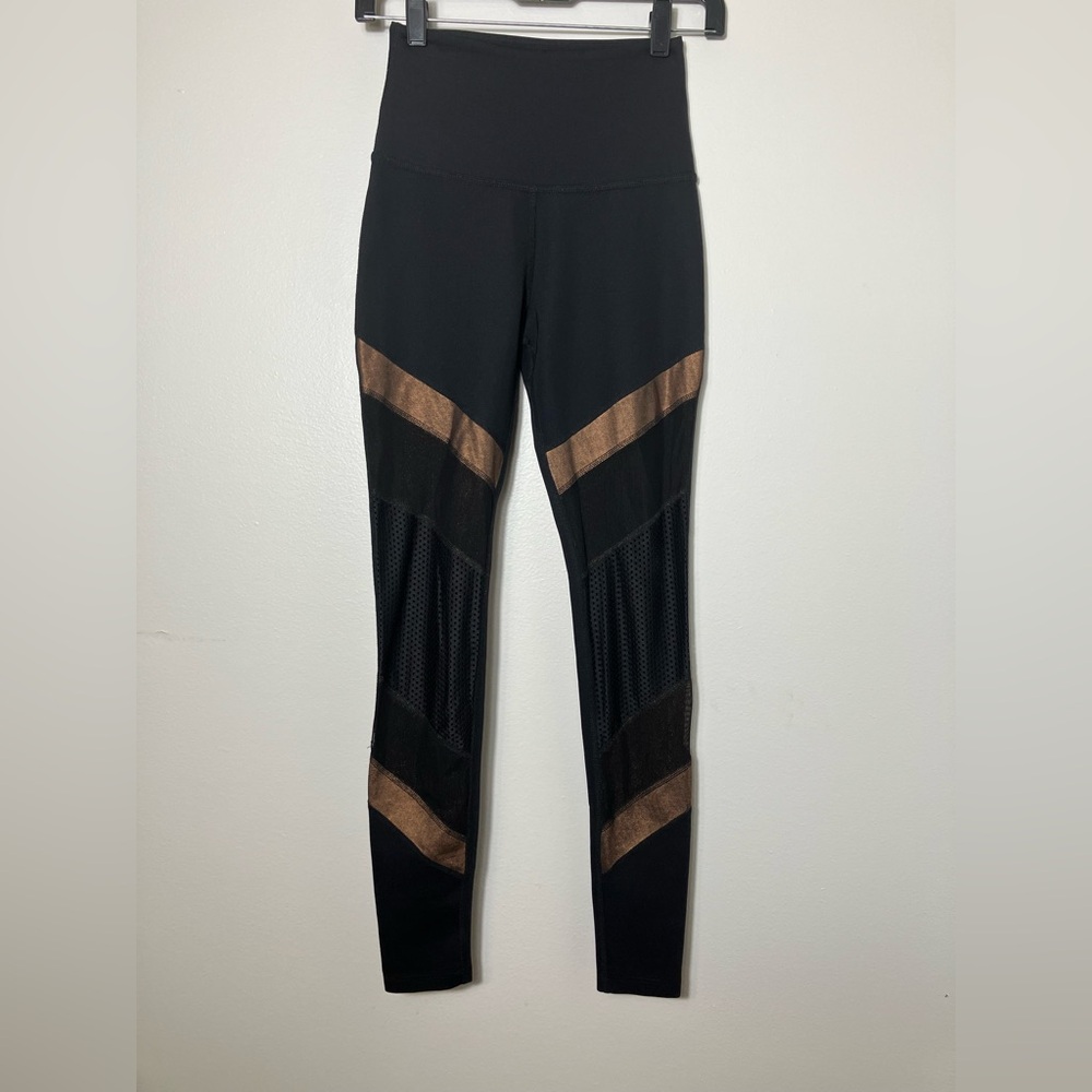 Beyond Yoga Full Length Leggings Pull On Black Metallic XS‎ Athletic